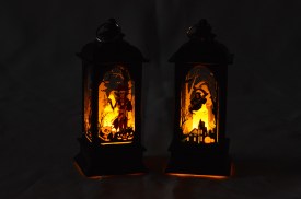 Farol antiguo decorado con velita calida HALLOWEEN (1).jpg